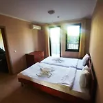 Delfin Port Apartments - Prime Location & Parking & Pet Friendly