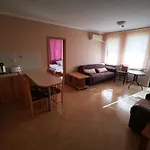 Delfin Port Apartments - Prime Location & Parking & Pet Friendly Sveti Vlas