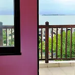 Delfin Port Apartments - Prime Location & Parking & Pet Friendly Apartamento *