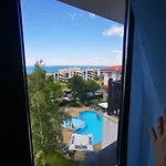 Delfin Port Apartments - Prime Location & Parking & Pet Friendly Apartamento Sveti Vlas