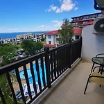 Delfin Port Apartments - Prime Location & Parking & Pet Friendly Apartamento *