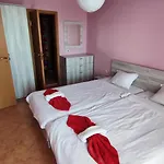 Delfin Port Apartments - Prime Location & Parking & Pet Friendly *
