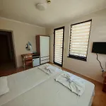 Delfin Port Apartments - Prime Location & Parking & Pet Friendly Apartamento *