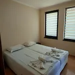 Delfin Port Apartments - Prime Location & Parking & Pet Friendly Apartamento