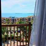 Delfin Port Apartments - Prime Location & Parking & Pet Friendly