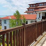 Apartamento Delfin Port Apartments - Prime Location & Parking & Pet Friendly Sveti Vlas