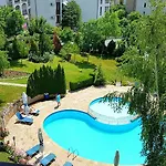 Delfin Port Apartments - Prime Location & Parking & Pet Friendly