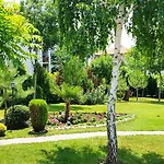 Delfin Port Apartments - Prime Location & Parking & Pet Friendly Apartamento *