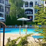 Delfin Port Apartments - Prime Location & Parking & Pet Friendly