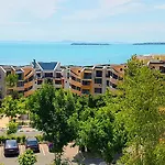 Delfin Port Apartments - Prime Location & Parking & Pet Friendly * Sveti Vlas