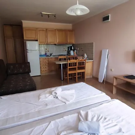 Apartment Delfin Port - Prime Location & Parking & Pet Friendly *