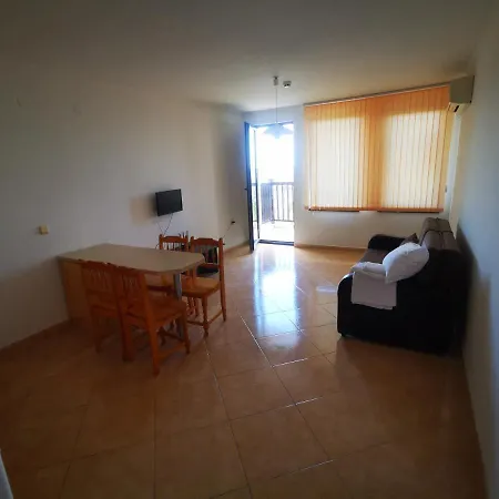 Delfin Port - Prime Location & Parking & Pet Friendly *