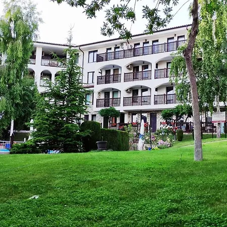 Apartment Delfin Port - Prime Location & Parking & Pet Friendly