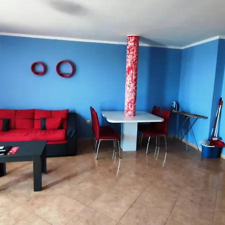 Marina Delfin - Location & Pet Friendly