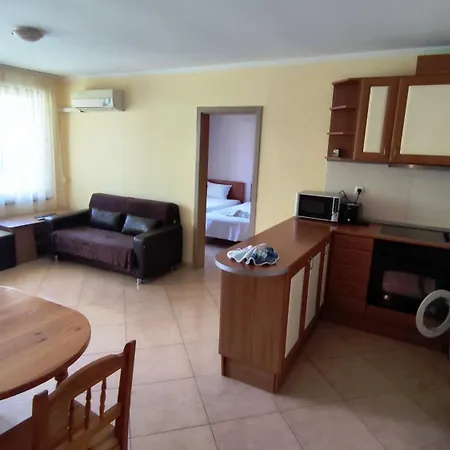 Delfin Port - Prime Location & Parking & Pet Friendly Apartament Święty Włas