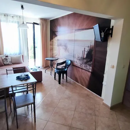 Apartment Delfin Port - Prime Location & Parking & Pet Friendly