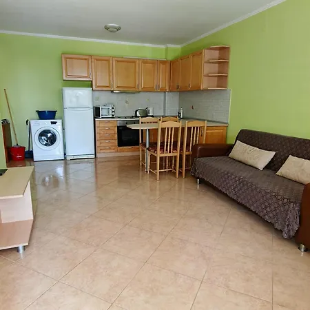 Apartment Delfin Port - Prime Location & Parking & Pet Friendly *