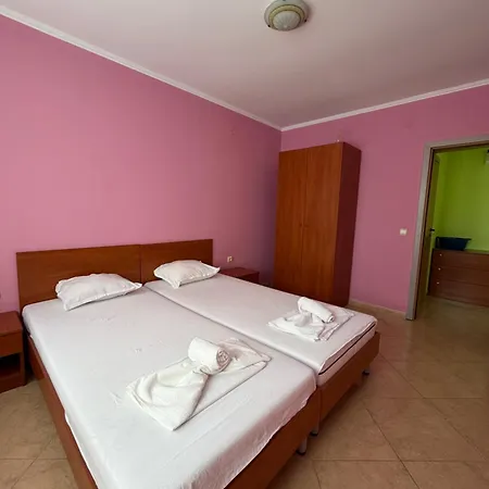 Apartment Delfin Port - Prime Location & Parking & Pet Friendly