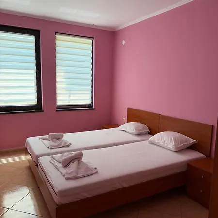 Apartment Delfin Port - Prime Location & Parking & Pet Friendly Sveti Vlas