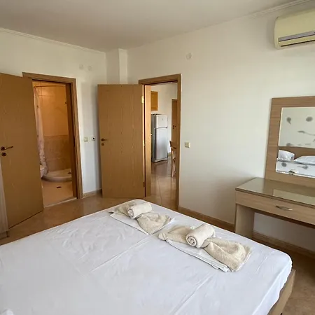 Delfin Port - Prime Location & Parking & Pet Friendly *