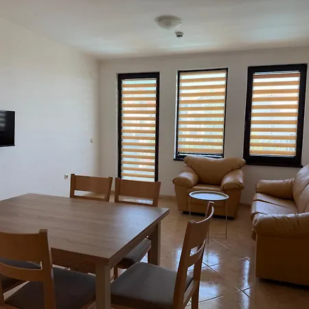 Delfin Port - Prime Location & Parking & Pet Friendly