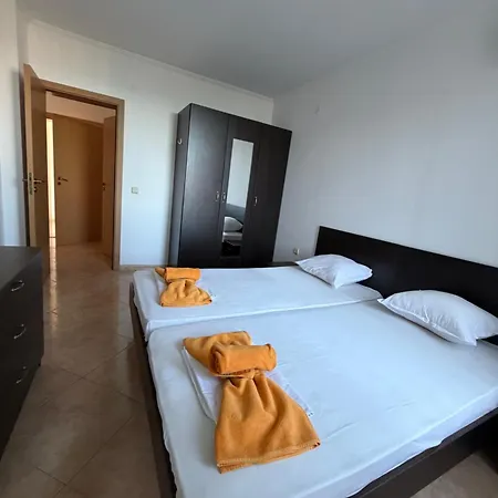 Delfin Port - Prime Location & Parking & Pet Friendly * Sweti Wlas