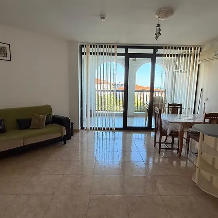 Apartment Delfin Port - Prime Location & Parking & Pet Friendly