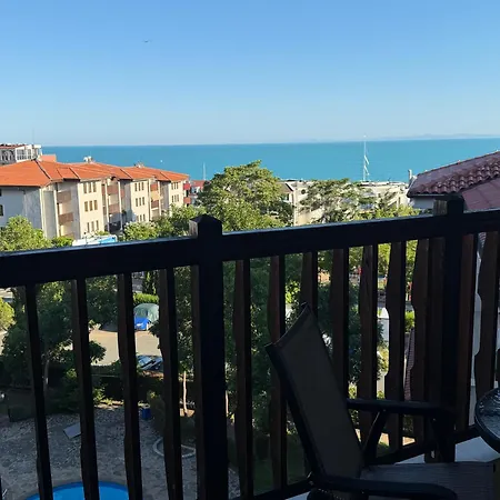 Apartment Delfin Port - Prime Location & Parking & Pet Friendly