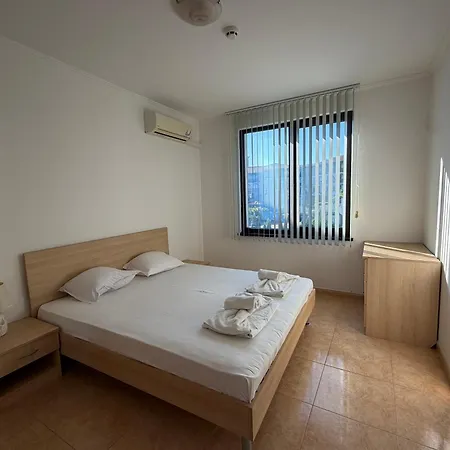 Delfin Port - Prime Location & Parking & Pet Friendly *