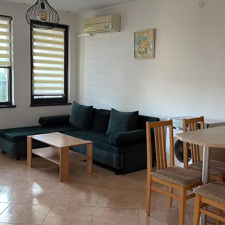 Apartment Delfin Port - Prime Location & Parking & Pet Friendly Sveti Vlas