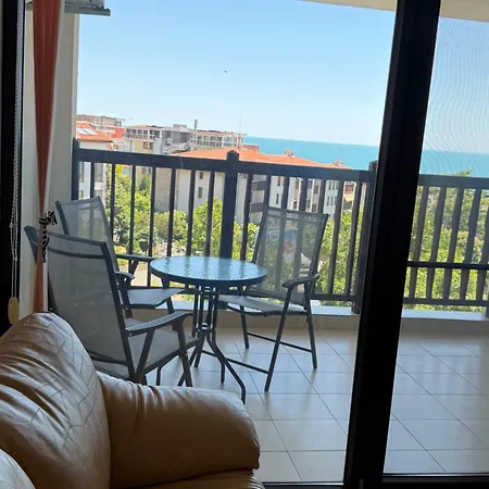 Delfin Port - Prime Location & Parking & Pet Friendly Apartment