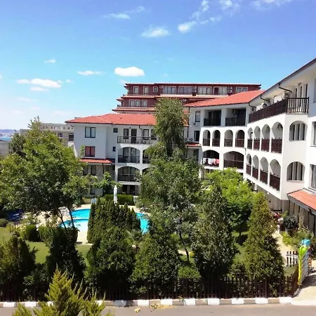 Apartment Delfin Port - Prime Location & Parking & Pet Friendly *
