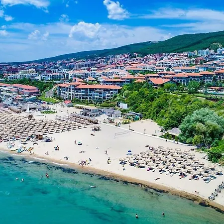 Delfin Port - Prime Location & Parking & Pet Friendly