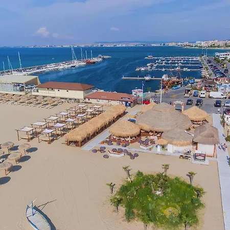 Apartment Delfin Port - Prime Location & Parking & Pet Friendly Sweti Wlas