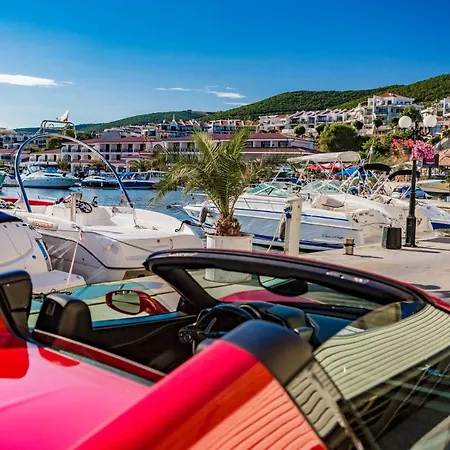 Delfin Port - Prime Location & Parking & Pet Friendly Apartment Sveti Vlas